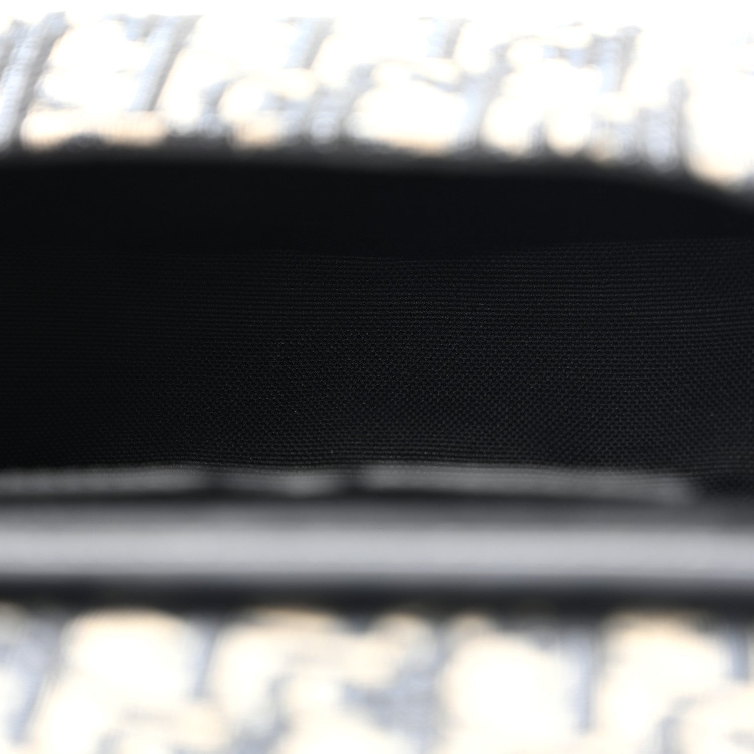 Oblique Medium Bobby Flap Blue