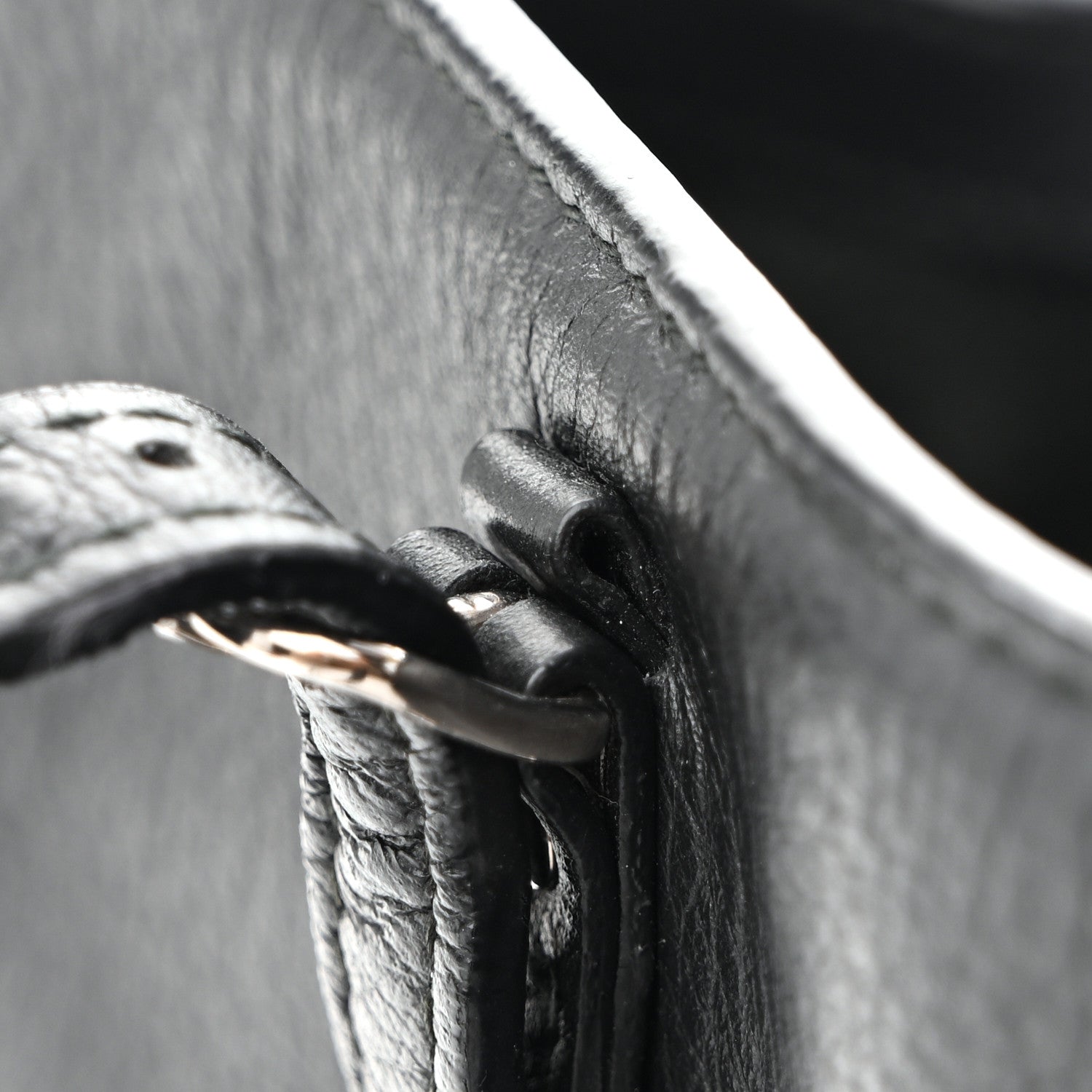 Veau Papier A6 Zip Around Tote Black