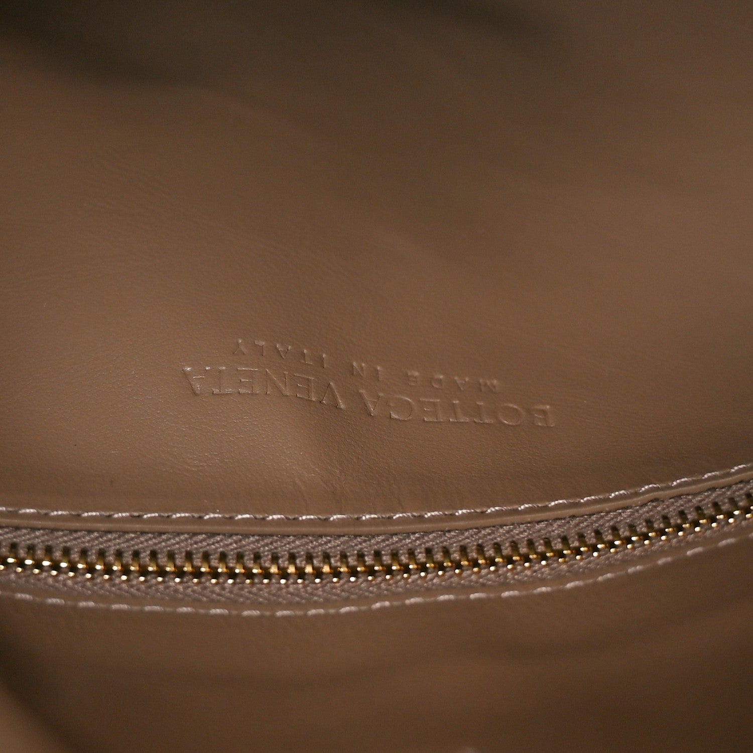 Calfskin Intrecciato Small Hop