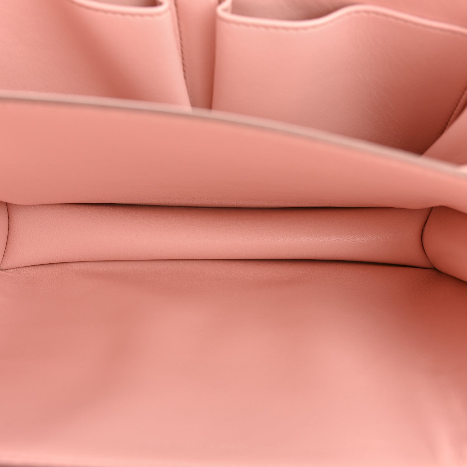 Smooth Calfskin Medium Classic Box Flap Bag Pink