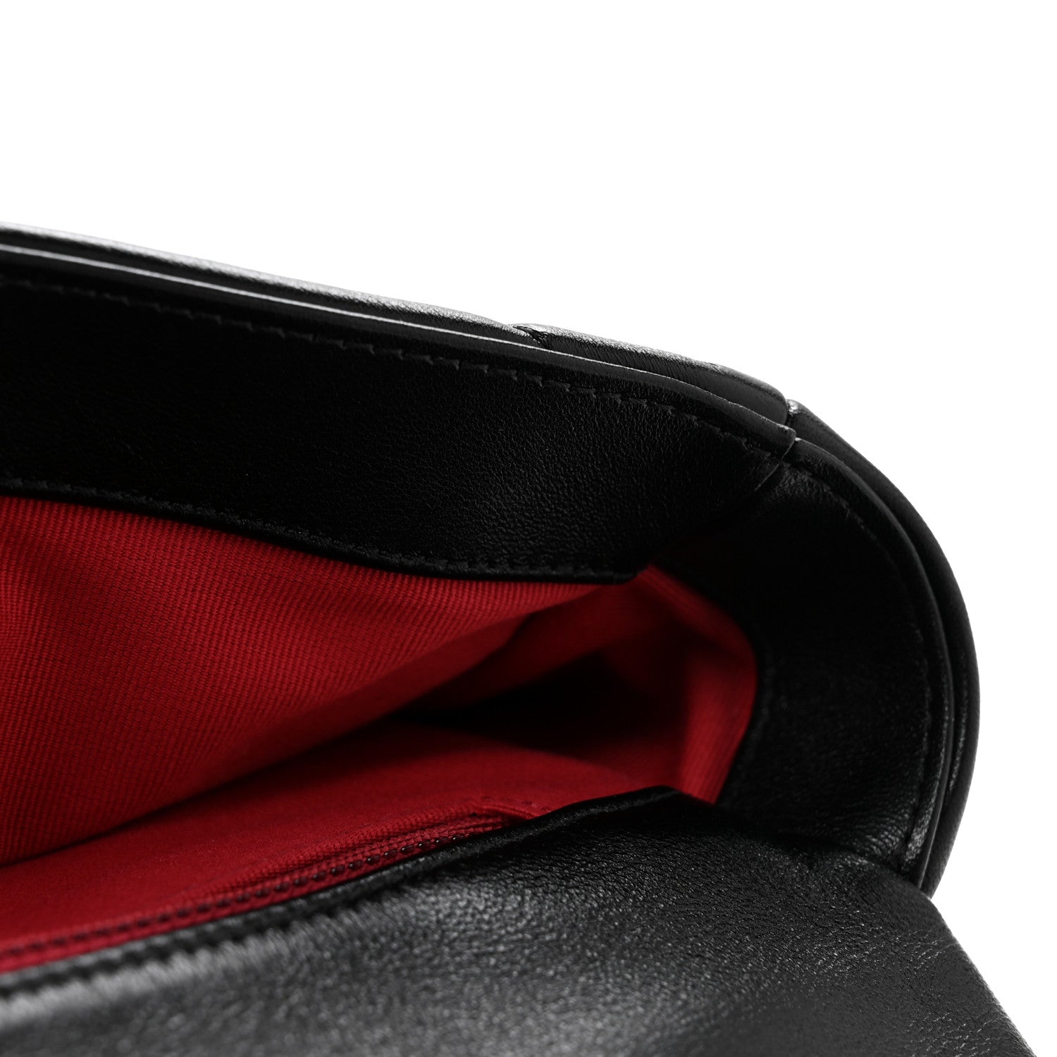 Lambskin Quilted Medium CHNL 19 Flap Black